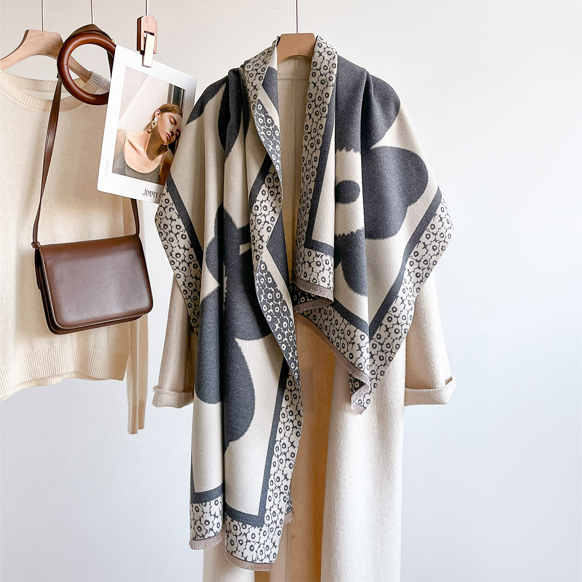 Cashmere Scarf - وشاح نسائي كبير بنقشة زهور جاكار،