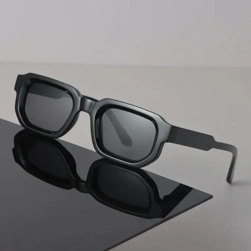 نظارات شمسية مربعة أنيقة للنسا - مراجعة Designer Sunglasses وسعره