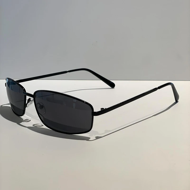 نظارات شمسية نسائية بتصميم Y2K - مراجعة Designer Sunglasses وسعره
